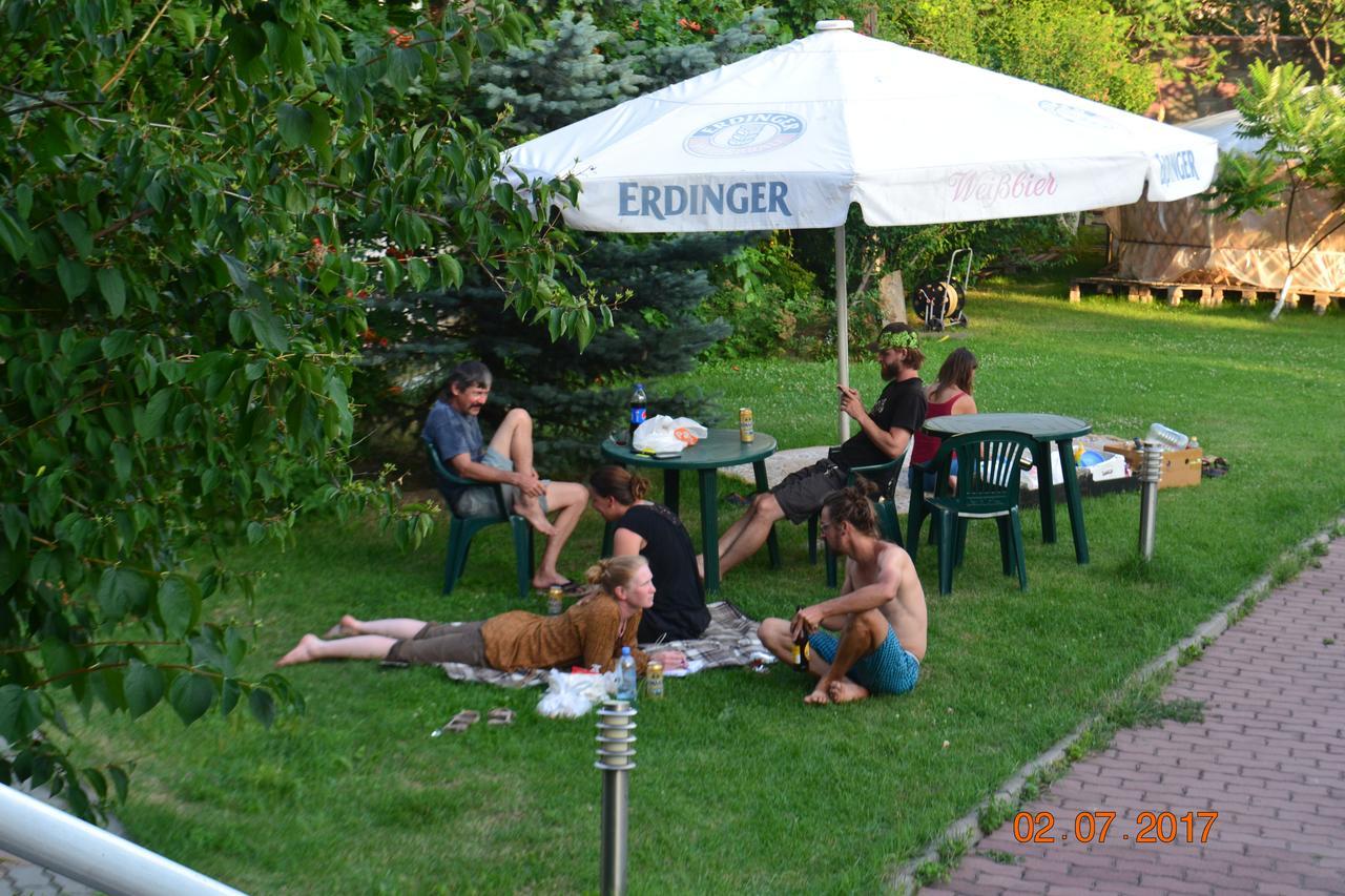 Interhouse Almaty Hostel Eksteriør bilde